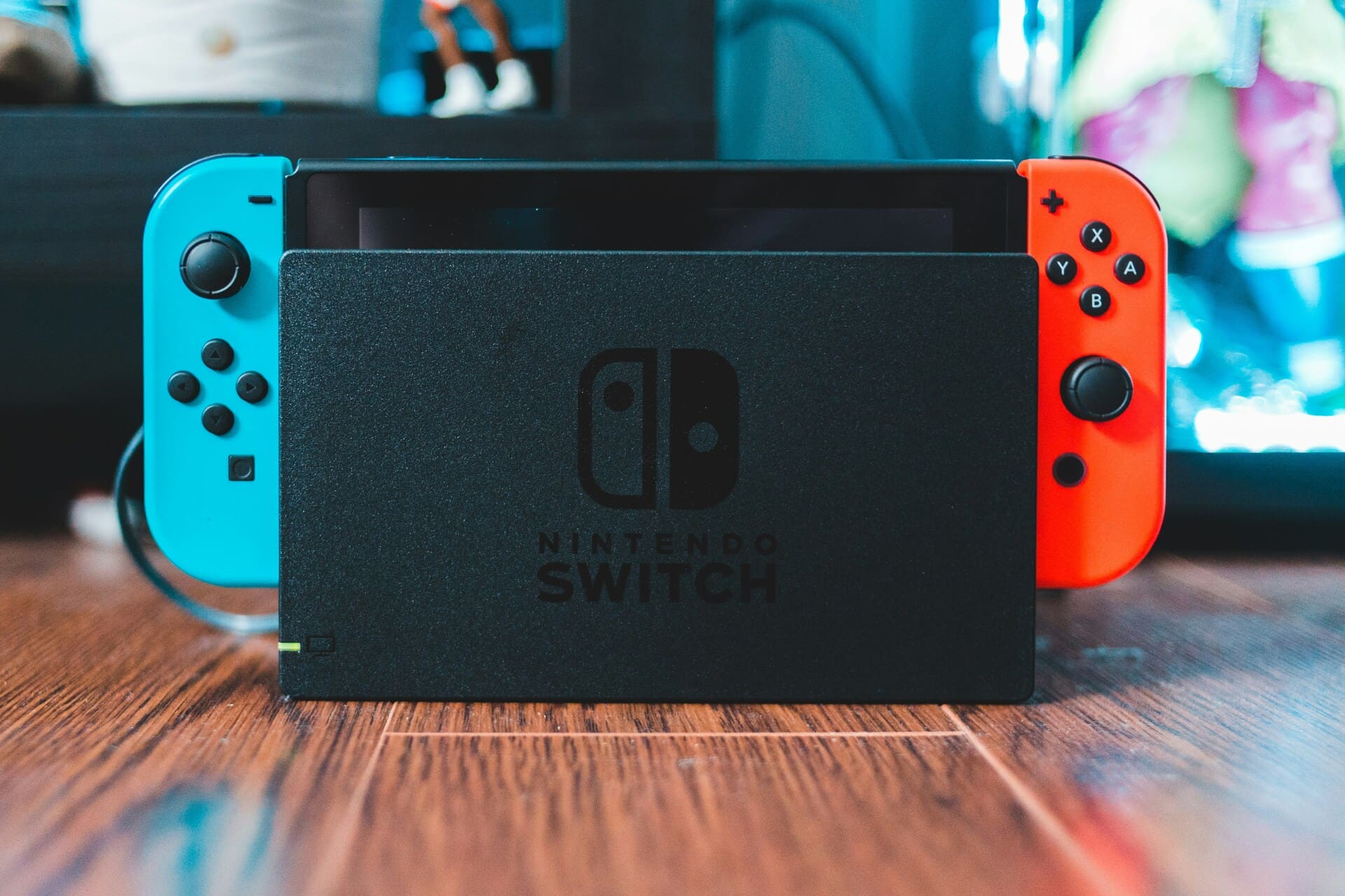 Die Nintendo Switch in der Docking-Station, bereit für den nächsten Gaming-Marathon