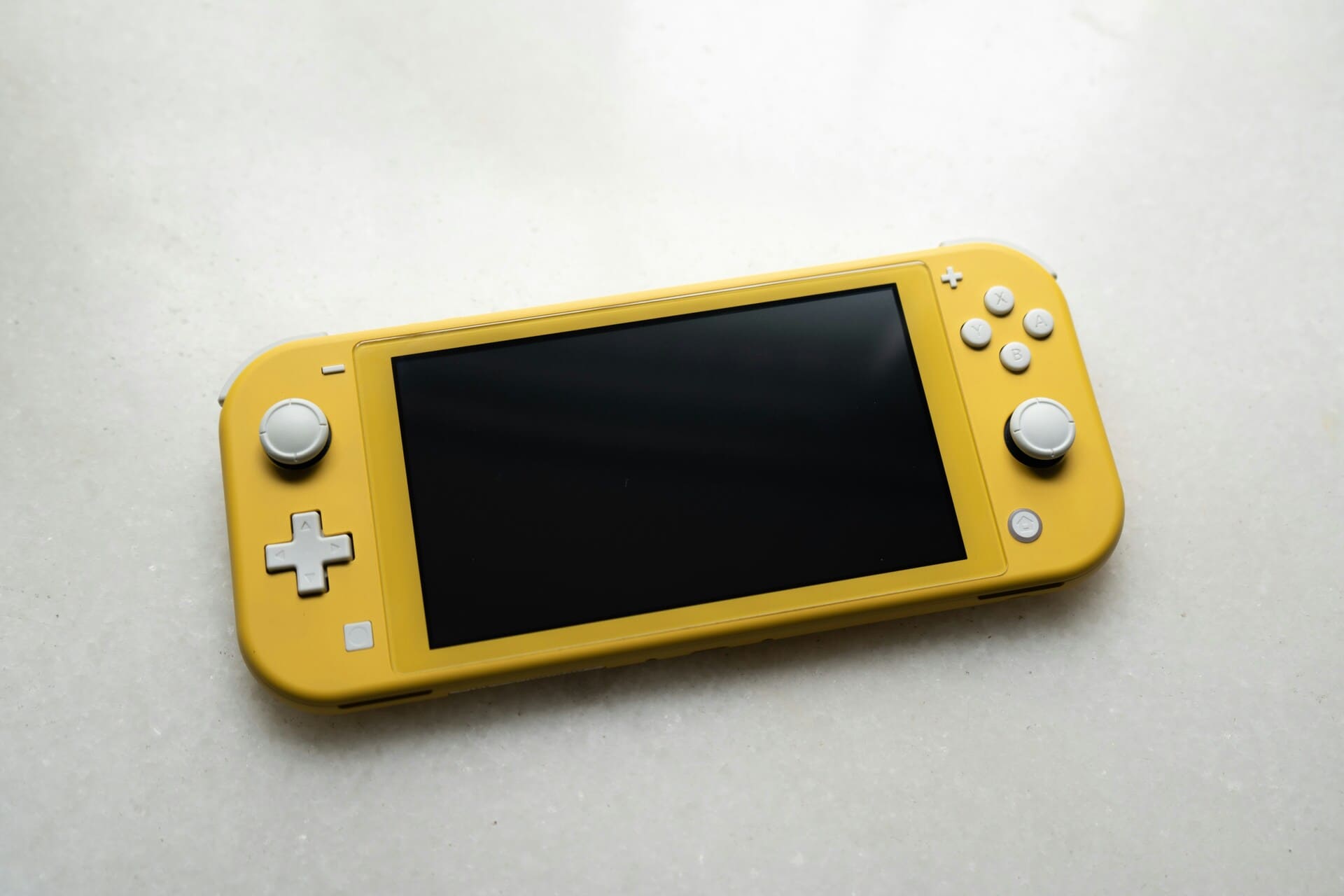 Nintendo Switch Lite in Gelb Eine kompakte und handliche Konsole