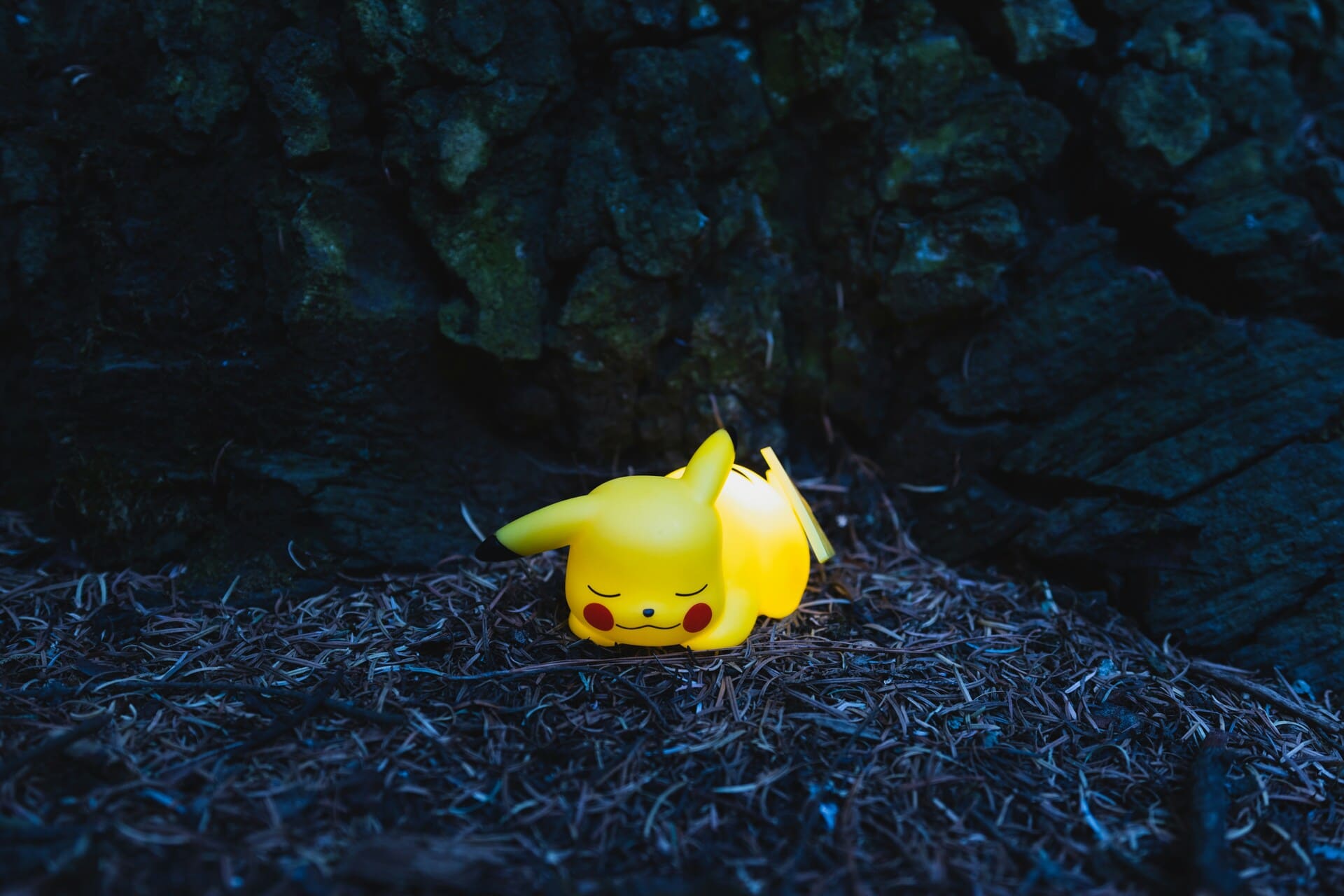 Pikachu ganz müde nach den Abenteuern