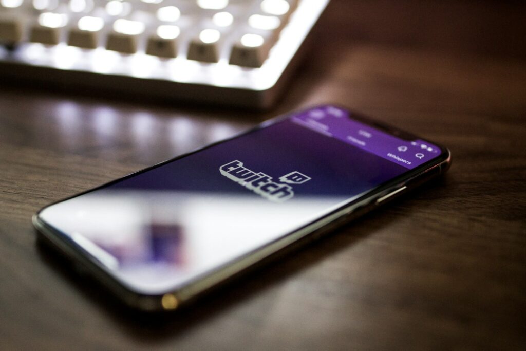 Twitch-App auf einem Smartphone-Display
